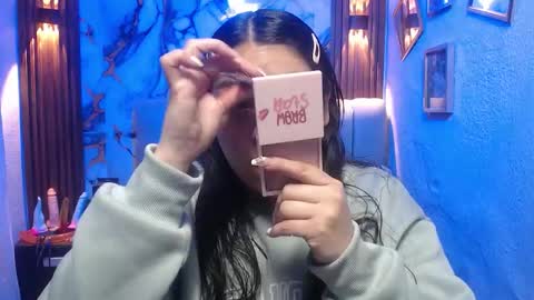 chloe_smith5 online show from March 13, 1:18 pm