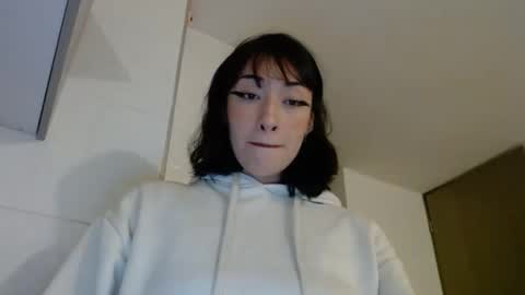 cloes  online show from October 23, 11:14 pm