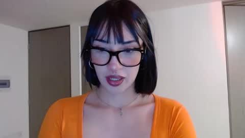 cloes  online show from March 26, 6:19 am