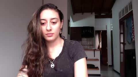 Snapshot of chloe_vahos chatting on May 2, 9:31 pm Chloe online show from May 2, 9:31 pm