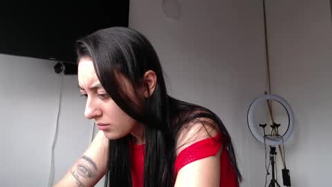 Snapshot of chloe_vahos chatting on May 7, 9:20 pm Chloe online show from May 7, 9:20 pm