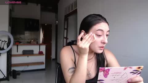 Snapshot of chloe_vahos chatting on July 17, 6:57 pm Chloe online show from July 17, 6:57 pm