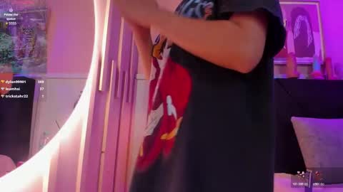   online show from November 28, 7:49 pm