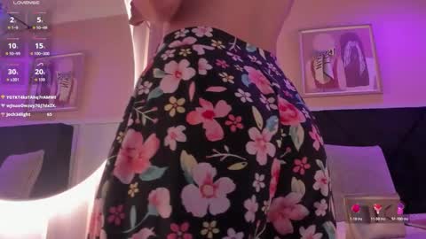 Snapshot of chloe_watson_ chatting on March 12, 7:53 pm online show from March 12, 7:53 pm