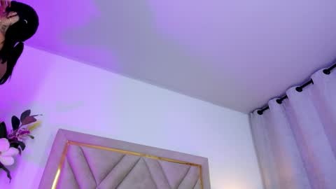 chloe_wilson7 online show from October 21, 1:39 am