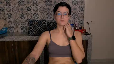 Eva and Sandra online show from February 9, 3:56 pm