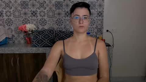 Eva and Sandra online show from February 21, 5:02 am