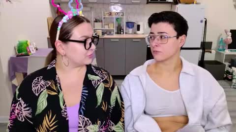 Eva and Sandra online show from February 26, 9:03 pm