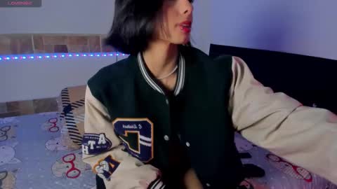 Snapshot of chloeaddamss chatting on September 25, 5:44 am 3 online show from September 25, 5:44 am