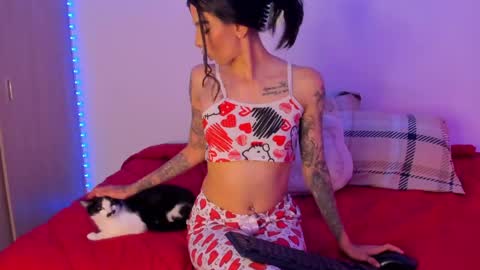 Snapshot of chloeaddamss chatting on May 26, 11:34 pm 3 online show from May 26, 11:34 pm
