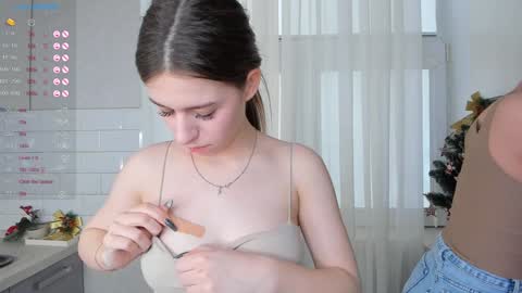 Snapshot of chloealice chatting on January 19, 10:06 am Megan and Jeniffer online show from January 19, 10:06 am