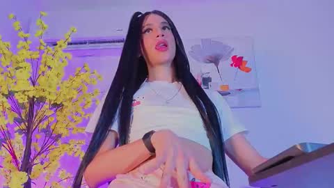 Im Chloe    independent account      online show from October 27, 11:52 pm