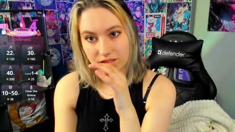 Snapshot of chloebloss0m chatting on March 2, 10:03 am Boni online show from March 2, 10:03 am