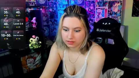 Snapshot of chloebloss0m chatting on March 6, 6:08 am Boni online show from March 6, 6:08 am