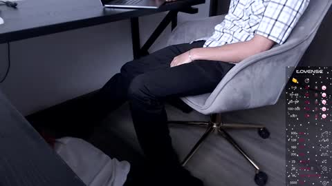 cloe online show from December 1, 6:08 pm