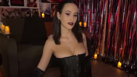 Snapshot of chloechain chatting on October 25, 10:48 pm chloe online show from October 25, 10:48 pm