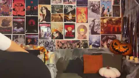 Snapshot of chloechain chatting on October 31, 10:22 pm chloe online show from October 31, 10:22 pm