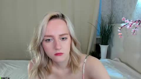 Snapshot of chloedeccker chatting on June 10, 1:06 am Chloe Deccker online show from June 10, 1:06 am