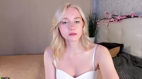 Snapshot of chloedeccker chatting on June 24, 1:26 am Chloe Deccker online show from June 24, 1:26 am