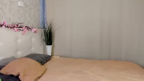 Snapshot of chloedeccker chatting on June 28, 12:49 am Chloe Deccker online show from June 28, 12:49 am