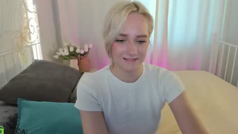 Snapshot of chloedeccker chatting on July 2, 1:05 am Chloe Deccker online show from July 2, 1:05 am