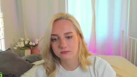 Snapshot of chloedeccker chatting on July 3, 1:01 am Chloe Deccker online show from July 3, 1:01 am