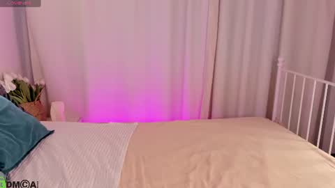 Snapshot of chloedeccker chatting on July 31, 12:54 am Chloe Deccker online show from July 31, 12:54 am