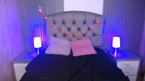 chloee_hs online show from December 10, 8:51 am