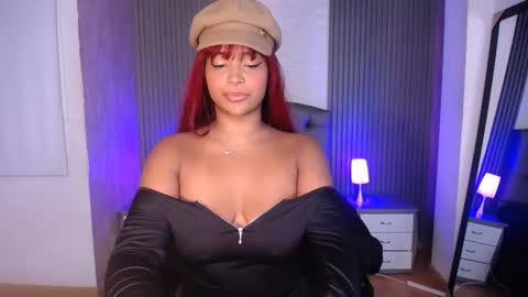 chloee_hs online show from December 11, 3:35 am