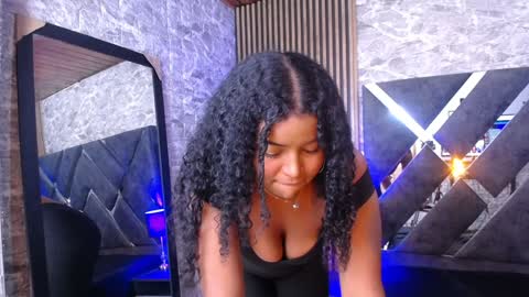 chloee_hs online show from December 21, 3:14 am