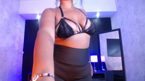 chloee_hs online show from January 16, 3:23 am
