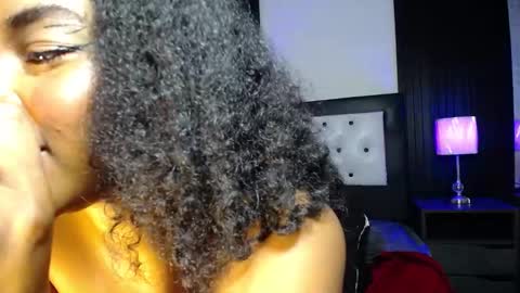 chloee_hs online show from March 4, 6:15 am