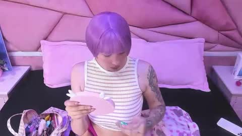 Snapshot of chloee_thompson chatting on March 7, 3:19 am ChloeeThompson online show from March 7, 3:19 am