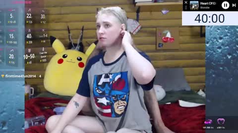 Snapshot of chloeerose2000 chatting on February 14, 7:49 am ChloeeRose online show from February 14, 7:49 am