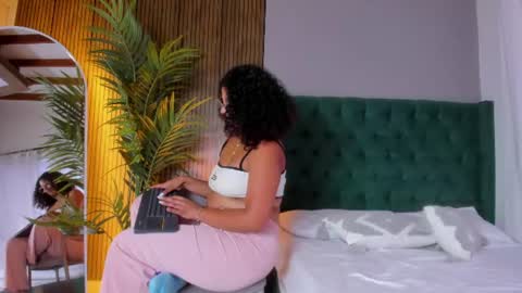Snapshot of chloefixxx chatting on June 13, 8:51 pm Chloe fixxx online show from June 13, 8:51 pm