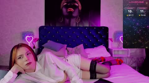 Snapshot of chloefulton chatting on December 8, 2:09 pm Chloe Fulton online show from December 8, 2:09 pm