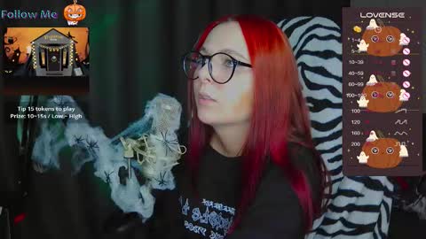 Snapshot of chloejenyss chatting on October 9, 5:38 am Chloe online show from October 9, 5:38 am