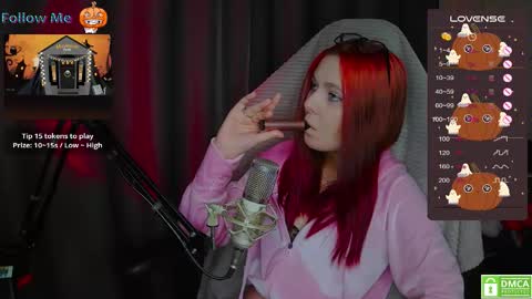 Snapshot of chloejenyss chatting on October 14, 3:51 am Chloe online show from October 14, 3:51 am