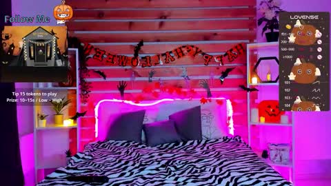 Snapshot of chloejenyss chatting on October 25, 1:35 am Chloe online show from October 25, 1:35 am