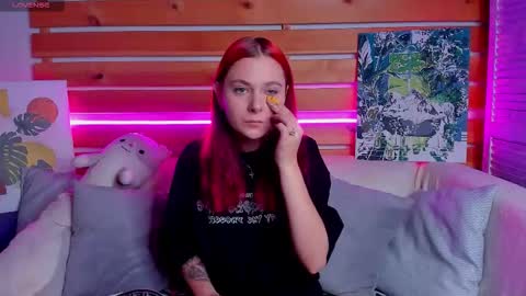 Snapshot of chloejenyss chatting on November 17, 1:00 am Chloe online show from November 17, 1:00 am