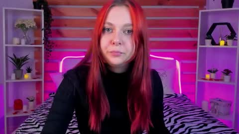 Snapshot of chloejenyss chatting on December 3, 1:57 am Chloe online show from December 3, 1:57 am