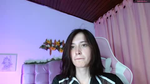 Snapshot of chloejohnsoon chatting on December 29, 2:17 am Chloe online show from December 29, 2:17 am