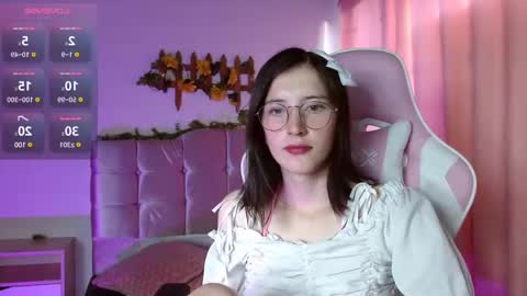 Snapshot of chloejohnsoon chatting on January 30, 10:30 pm Chloe online show from January 30, 10:30 pm