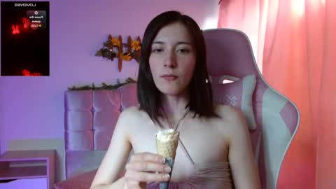 Snapshot of chloejohnsoon chatting on February 8, 8:42 pm Chloe online show from February 8, 8:42 pm