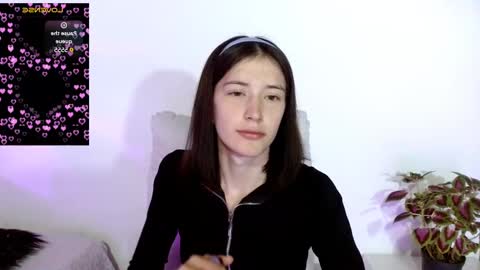 Snapshot of chloejohnsoon chatting on February 17, 12:59 pm Chloe online show from February 17, 12:59 pm