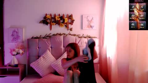 Snapshot of chloejohnsoon chatting on September 8, 2:27 pm Chloe online show from September 8, 2:27 pm