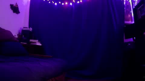 Chloekissxo online show from March 24, 1:43 am