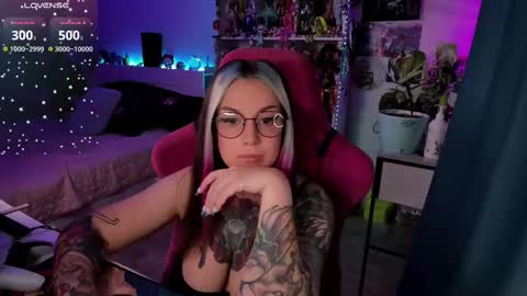 Snapshot of chloekohaku chatting on February 14, 3:43 am ChloeKohaku online show from February 14, 3:43 am