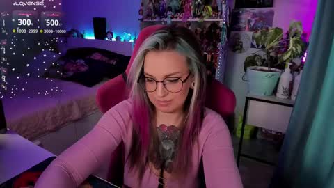 Snapshot of chloekohaku chatting on February 17, 7:04 am ChloeKohaku online show from February 17, 7:04 am