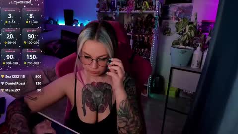 Snapshot of chloekohaku chatting on February 20, 1:51 pm ChloeKohaku online show from February 20, 1:51 pm